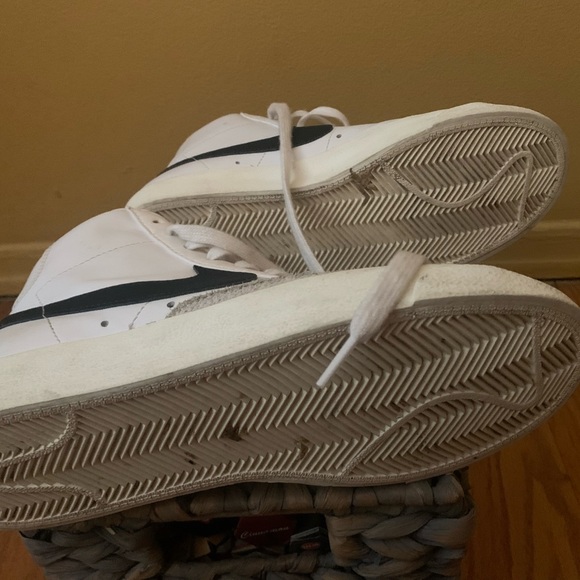 Nike men's mid blazer high top sneakers - Picture 3 of 5